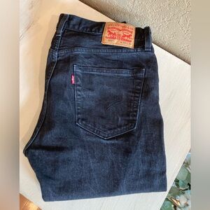 Men’s Levi Strauss 501 Jeans.  Size 33W x 34L.
